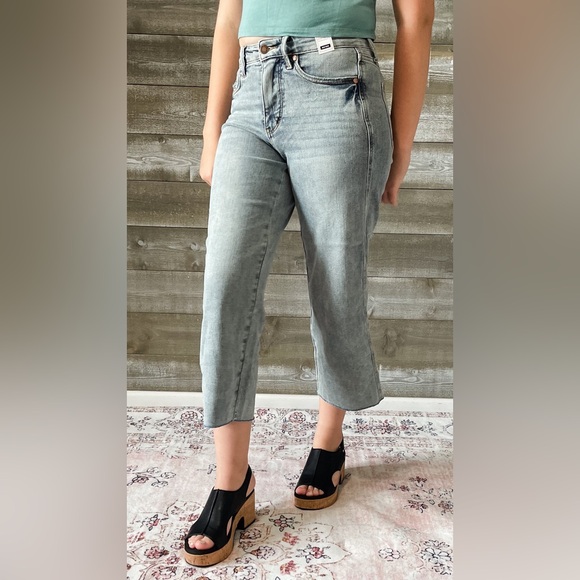 judy blue mid rise tummy control top wide leg crop jeans raw hem JB88903REG LT - Picture 2 of 13